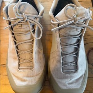 Men's Arcteryx Goretex Shoes - US12